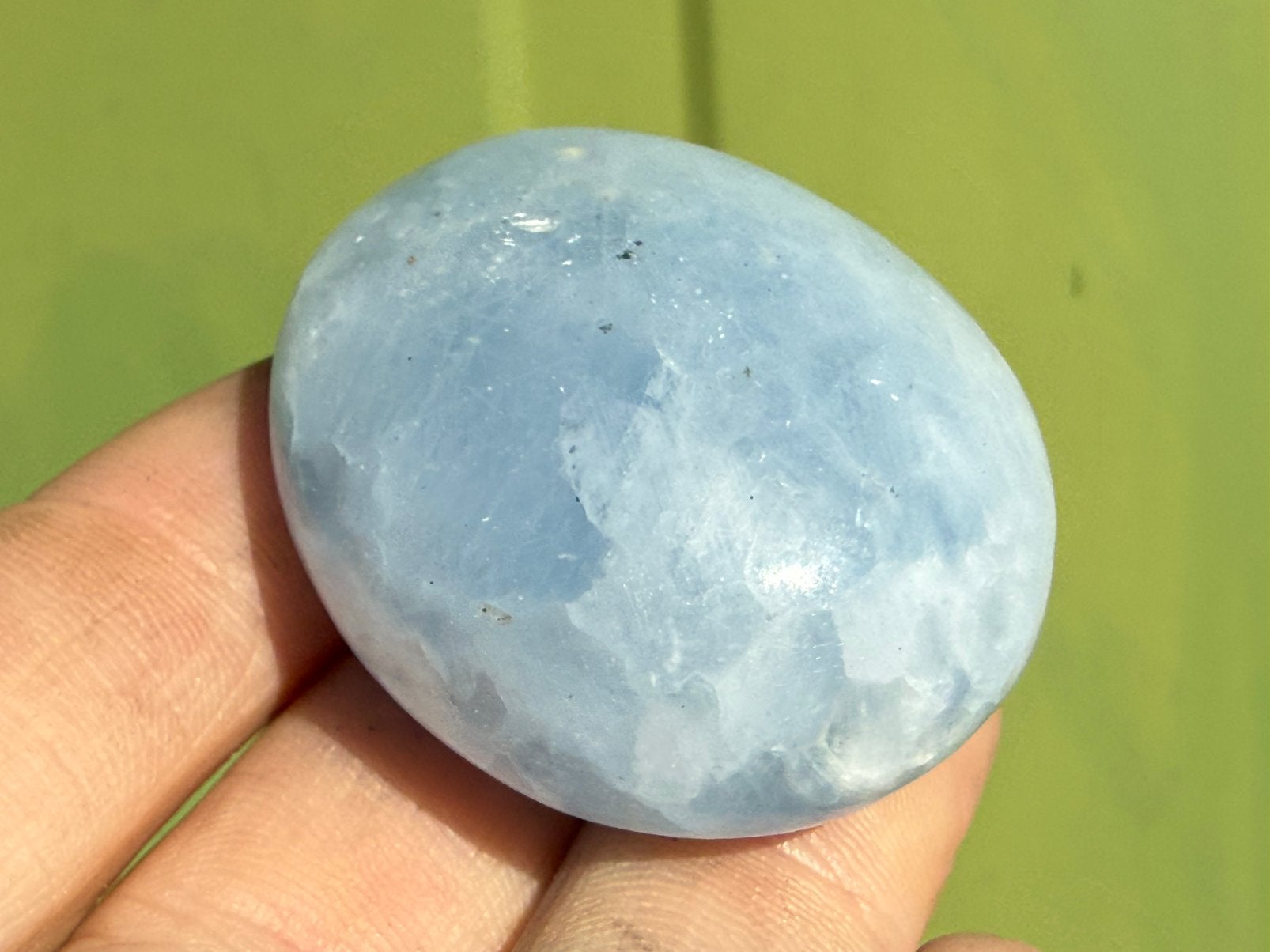 60 Blauwe Calciet handsteen mineralem, Ophalen of Verzenden, Mineraal