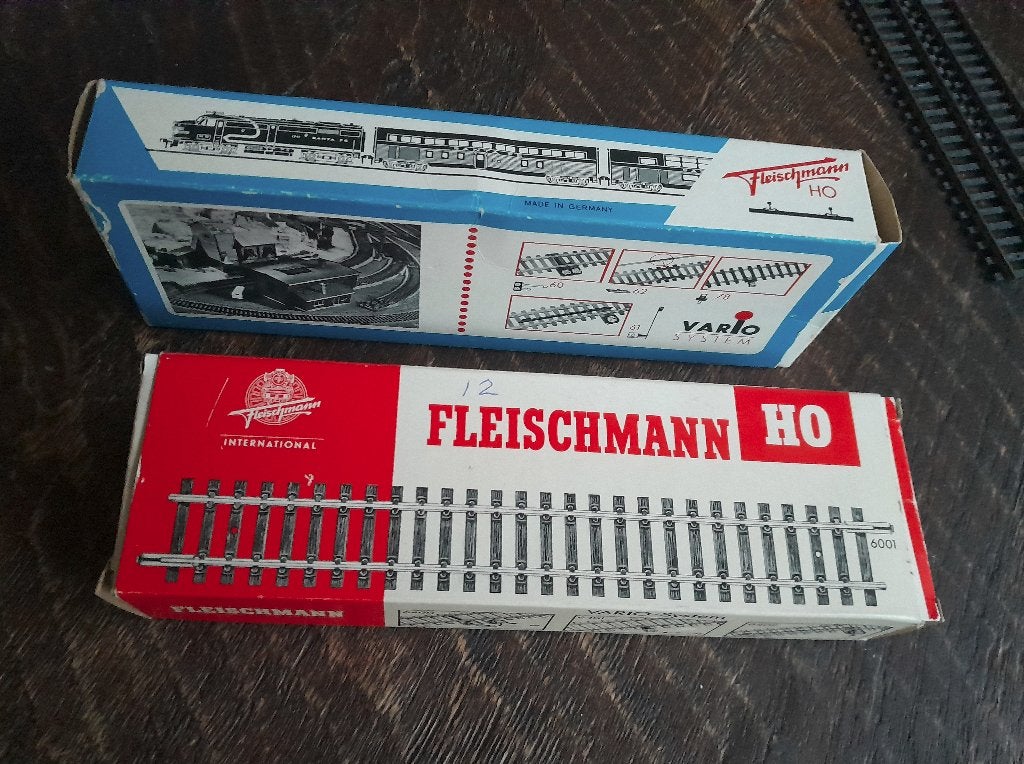Fleischmann rails wissels stootblokken seinpalen jaren 50 60, Hobby en Vrije tijd, Gebruikt, Gelijkstroom, Fleischmann, Rails