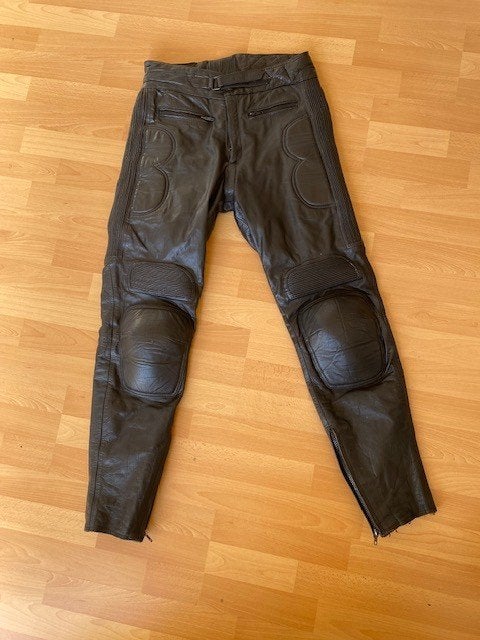 Leren motorbroek - Maat M - Slank en lang, Motoren, Overige merken, Broek | leer, Heren, Ophalen of Verzenden