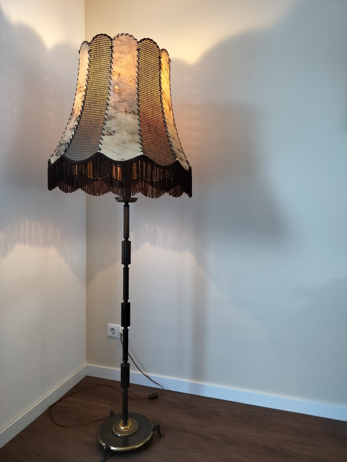 Antieke staande lamp franjes leer, Antiek en Kunst, Ophalen of Verzenden