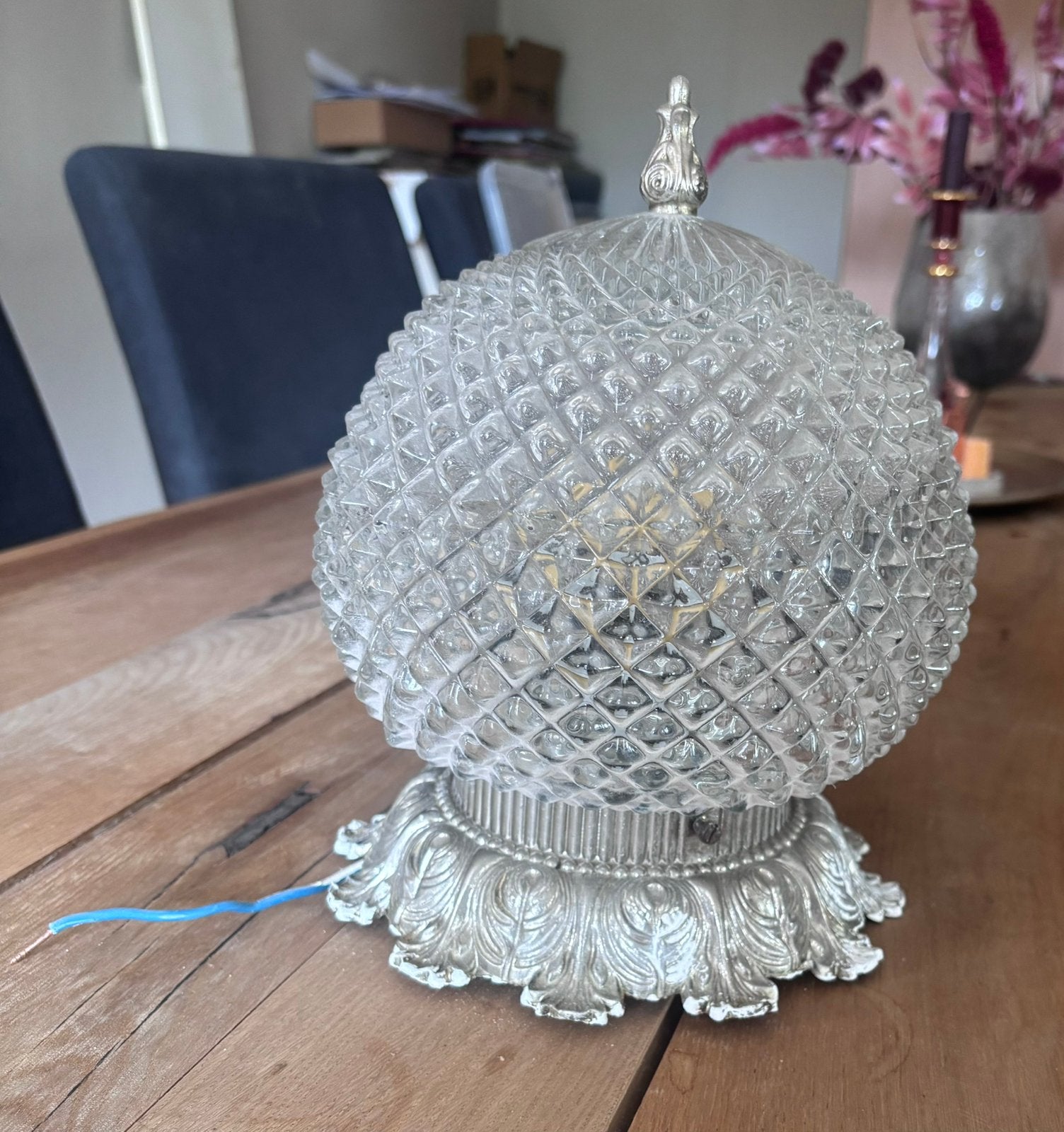 Plafondlamp met glazen kap, Ophalen