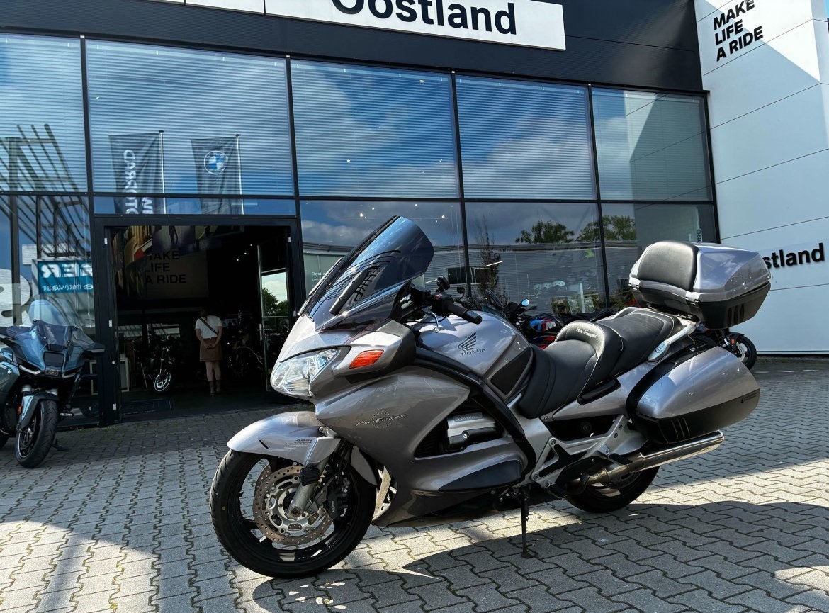 Honda ST 1300 Pan European slechts 58.000 KM!, Motoren, Motoren | Honda, Cardan-aandrijving, Occasion, 4 cilinders, Motorrijbewijs A