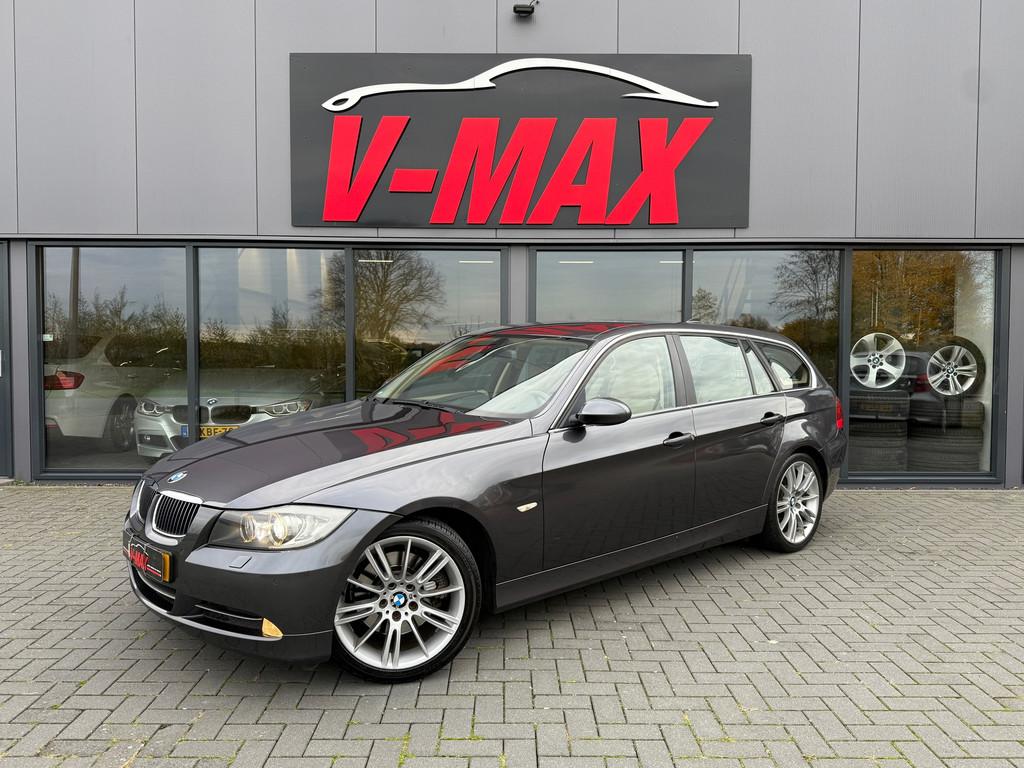 BMW 330i Touring AUT Executive Xenon Navi PDC Clima Trekhaak, Auto's, BMW, Automaat, Gebruikt, Beige, 259 pk