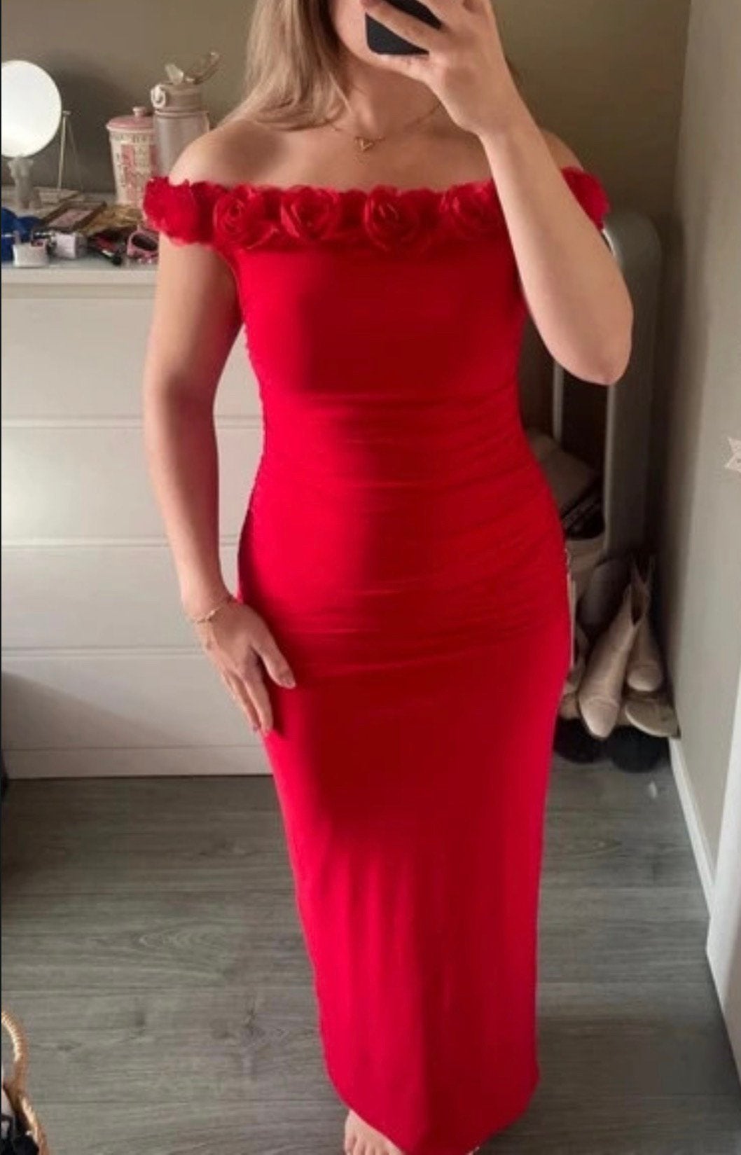 rode gedrapeerde rozen off shoulder gala avondjurk mt M, Kleding | Dames, Maat 38/40 (M), Galajurk, Ophalen of Verzenden, Zo goed als nieuw