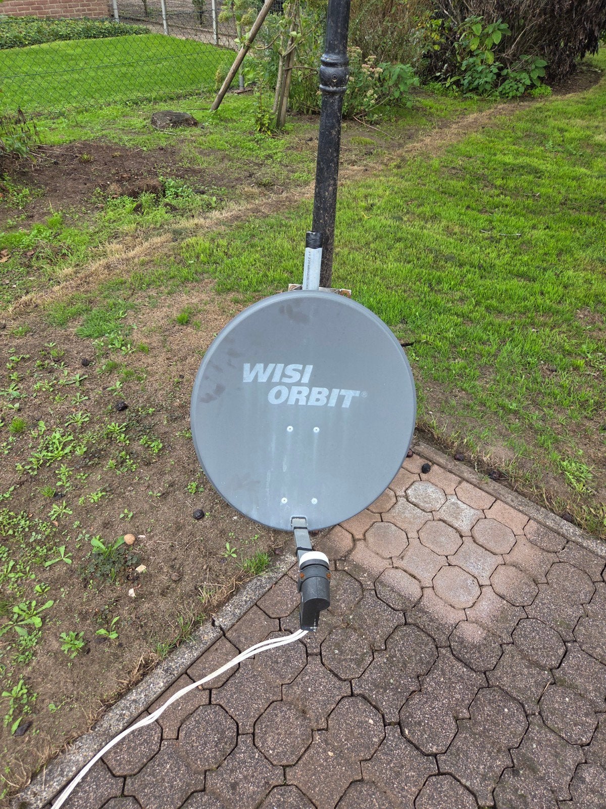 Wisi Orbit schotelantenne met LNB, Ophalen, Gebruikt, (Schotel)antenne, Overige merken