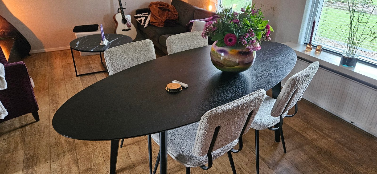 Ovale eettafel van eikenhout, zwart, 200x90 cm, Ophalen, Eikenhout, 50 tot 100 cm, Zo goed als nieuw