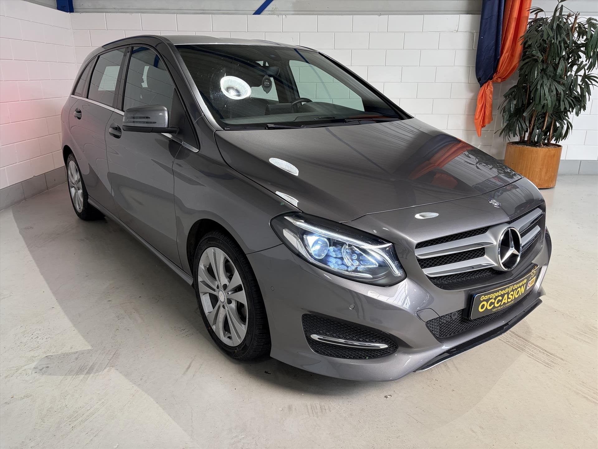 Mercedes B-Klasse B 180 122PK Ambition. Cruise, Led, Sfeer,, Auto's, Keurmerk '100% Onderhouden', Gebruikt, 4 cilinders, Leder en Stof
