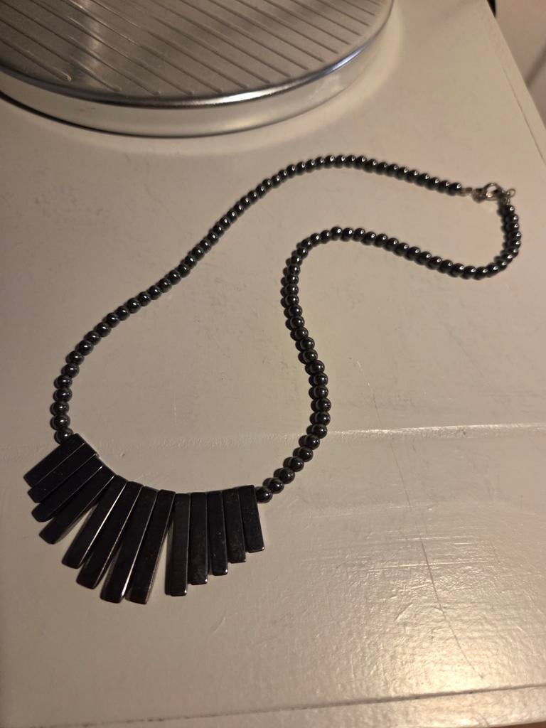 oude ketting hematiet, Sieraden, Tassen en Uiterlijk, Kettingen, Verzenden, Gebruikt, Grijs, Steen of Mineraal