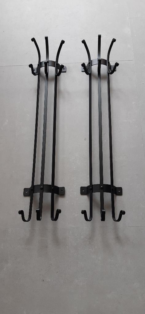 2 ZWARTE METALEN KAPSTOKKEN VAN IKEA, Wandkapstok, Ophalen of Verzenden, Zo goed als nieuw, Minder dan 100 cm