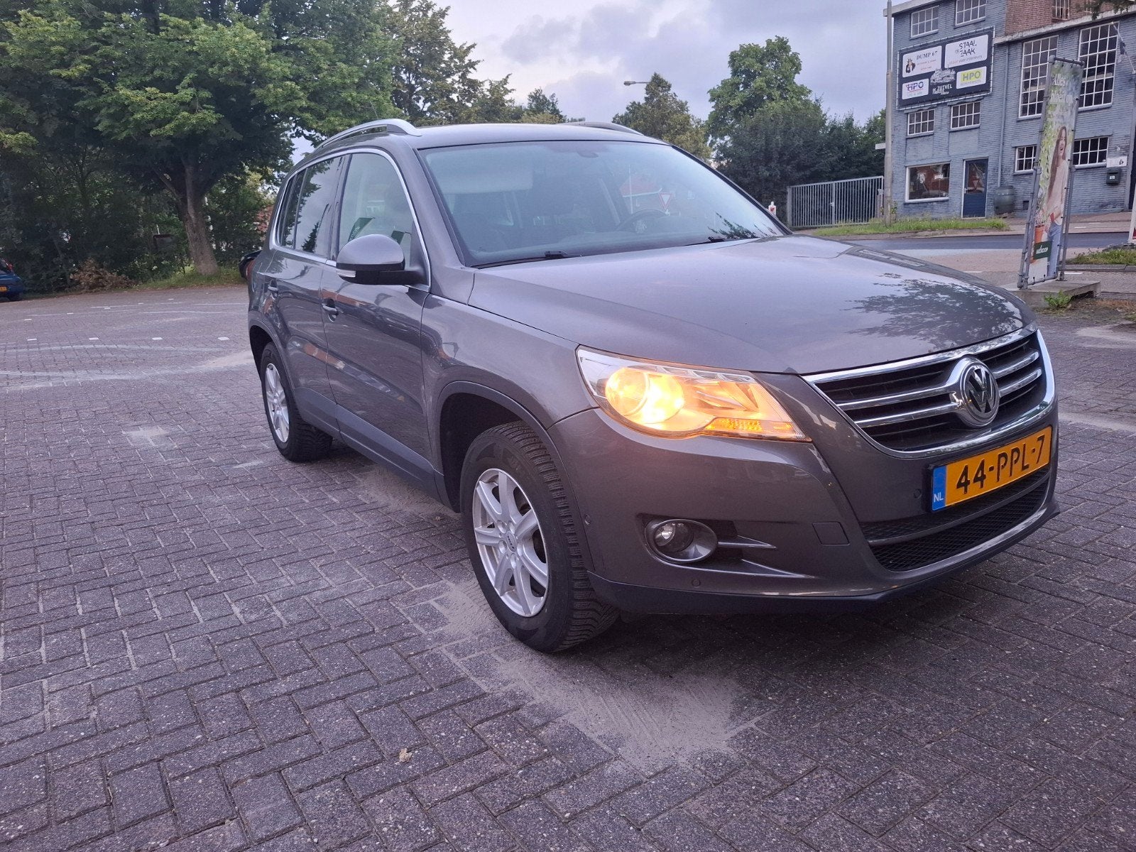 Volkswagen Tiguan 1.4 TSI 110KW 2011 Grijs, Auto's, Voorwielaandrijving, 15 km/l, 1800 kg, 4 cilinders