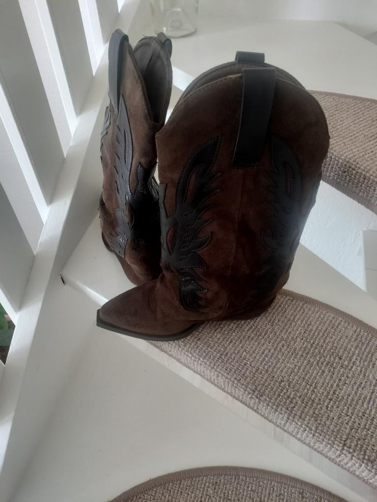 Nieuwe  dames cowboy/western laarzen 12.50 euro!!!!!, Kleding | Dames, Schoenen, Ophalen, Hoge laarzen, Bruin, Nieuw