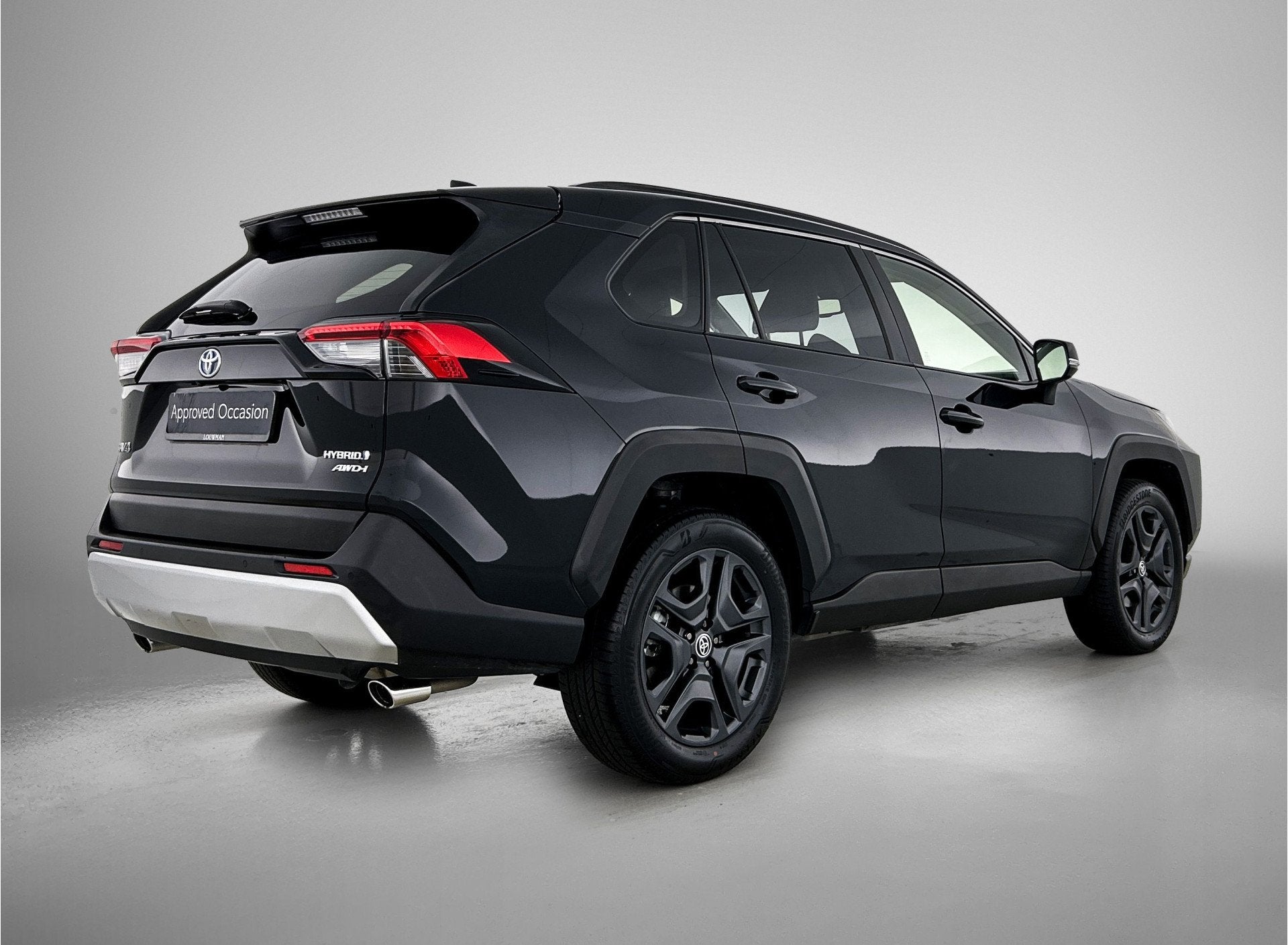 Toyota RAV4 2.5 Hybrid AWD ADVENTURE | 1.650 Kg trekgewicht, Automaat, 12 maanden, Gebruikt, Zwart