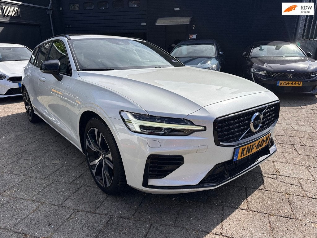 Volvo V60 2.0 T6 Recharge|AUT|AWD|R-Design|350pk|Panoramadak, Auto's, Volvo, Automaat, Gebruikt, Zwart, 4 cilinders