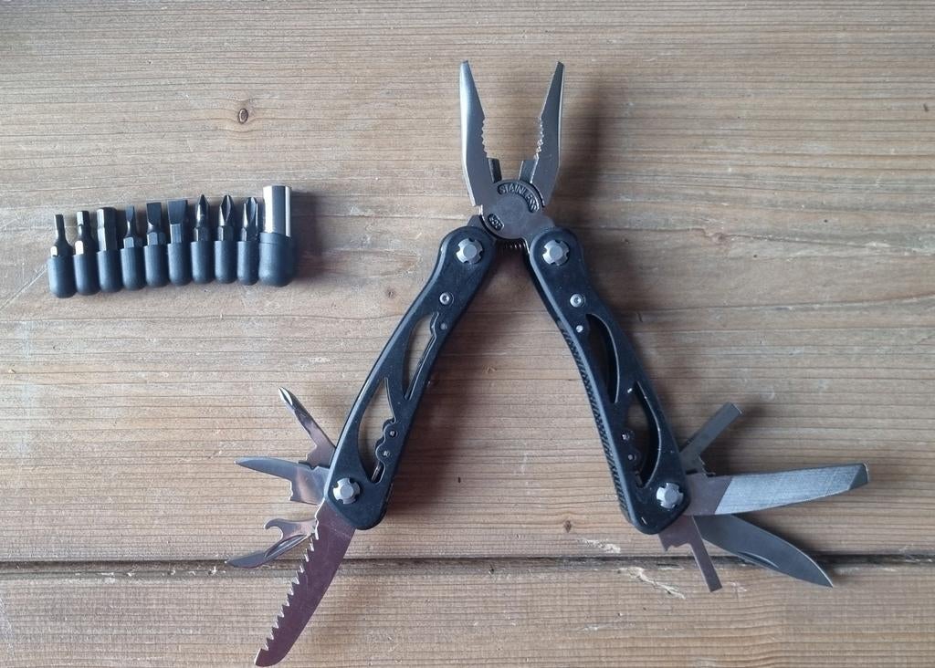 Multitool met foedraal, Ophalen of Verzenden, Zo goed als nieuw