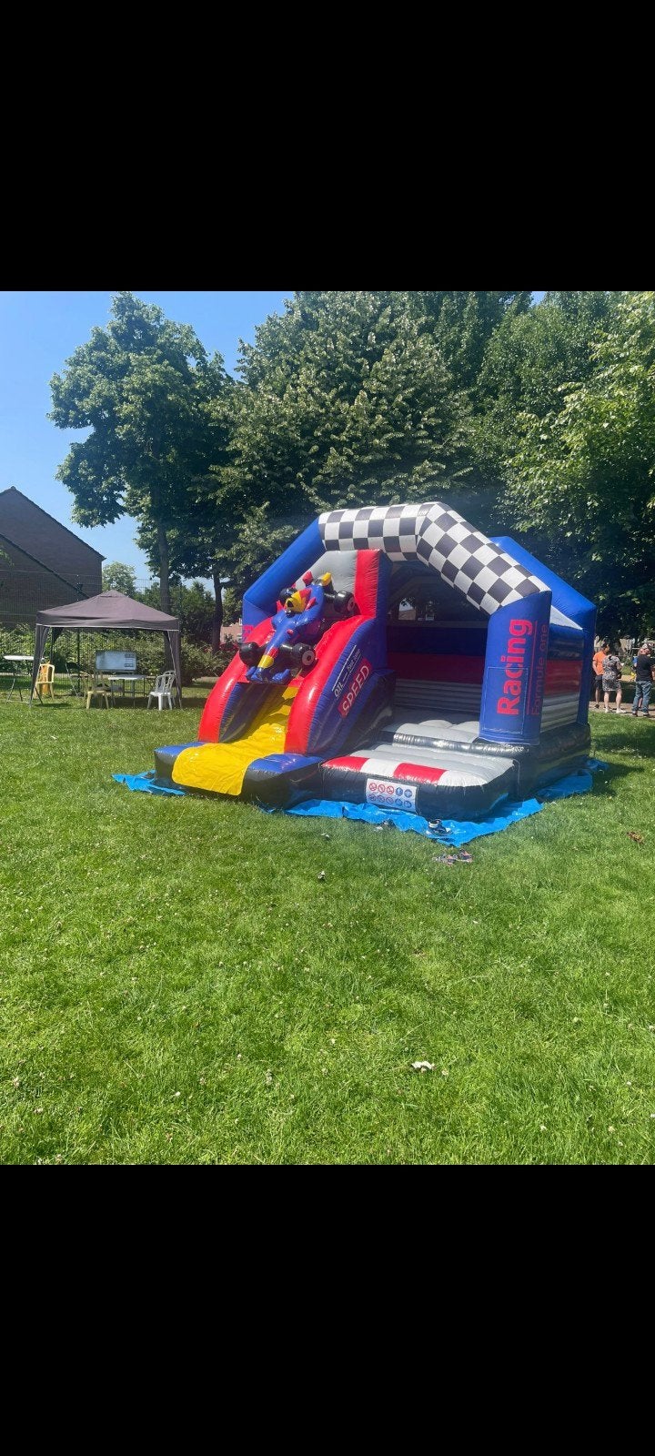 Springkussen te huur nazomer actieprijs €80,-, Ophalen