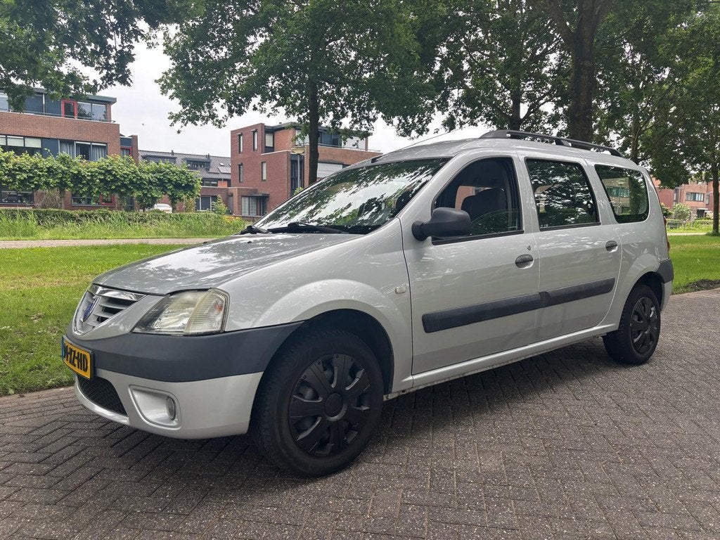 Dacia Logan MCV 1.6 Lauréate (bj 2007), Gebruikt, 4 cilinders, 620 kg, 49 €/maand