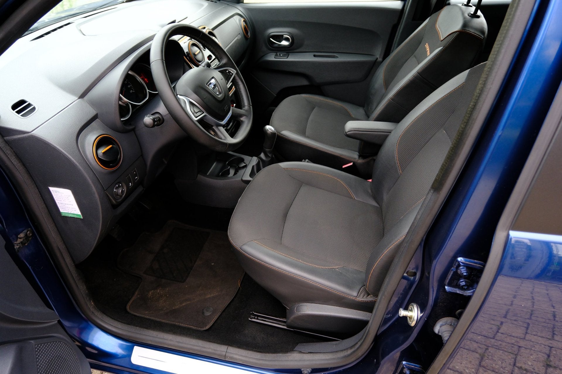 Dacia Lodgy 1.2 TCe Série Limitée Stepway Navi|Airco|Cruis, Auto's, Voorwielaandrijving, Gebruikt, Euro 6, Origineel Nederlands