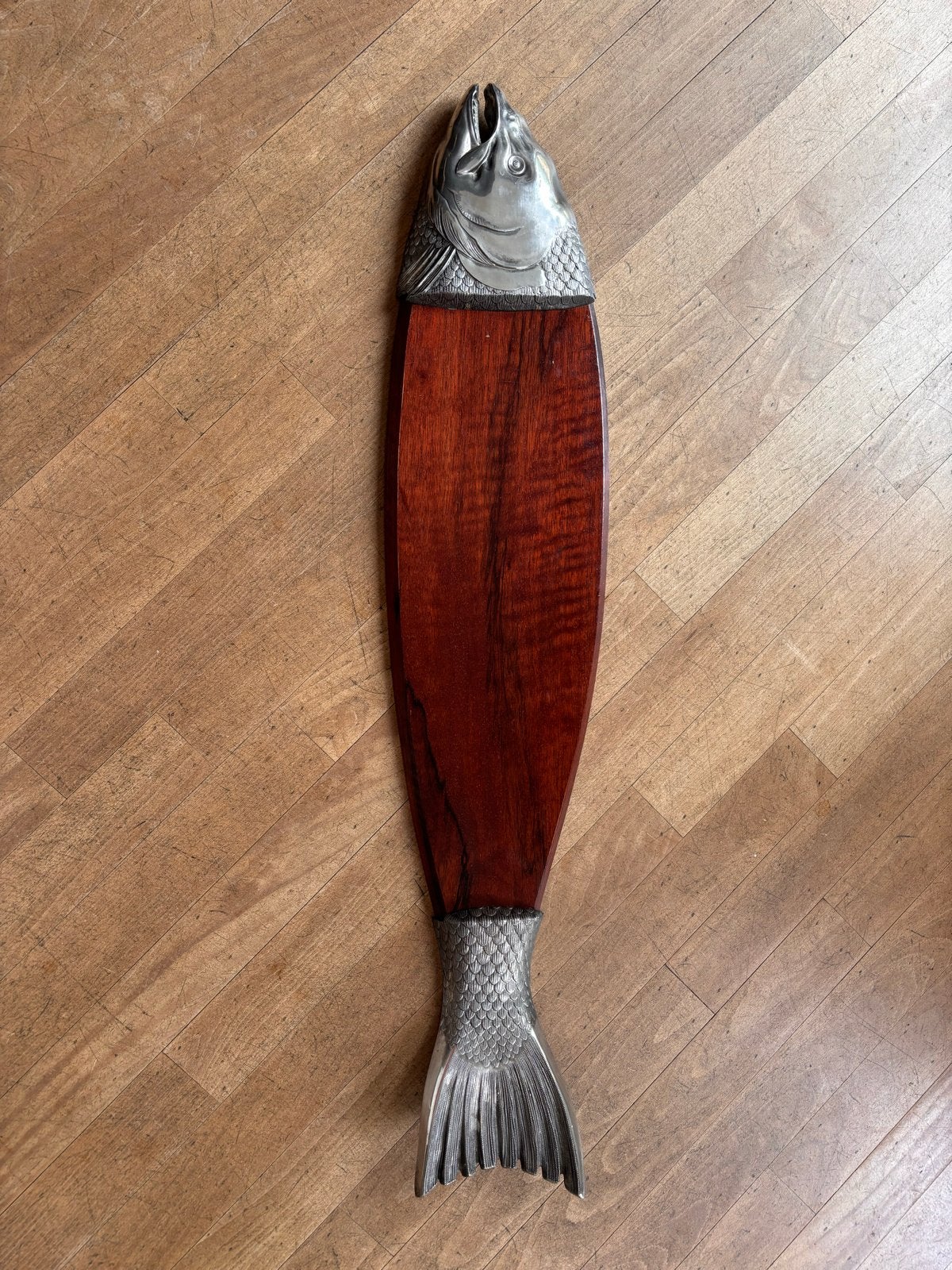 Vintage houten vis serveerplank met verzilverde accenten, Ophalen