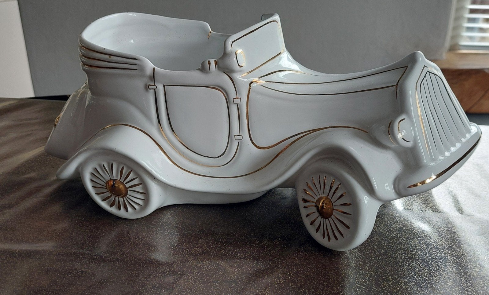 Gave vintage bloempot auto wit 37 cm, Binnen, Ophalen of Verzenden, Zo goed als nieuw, Overige vormen