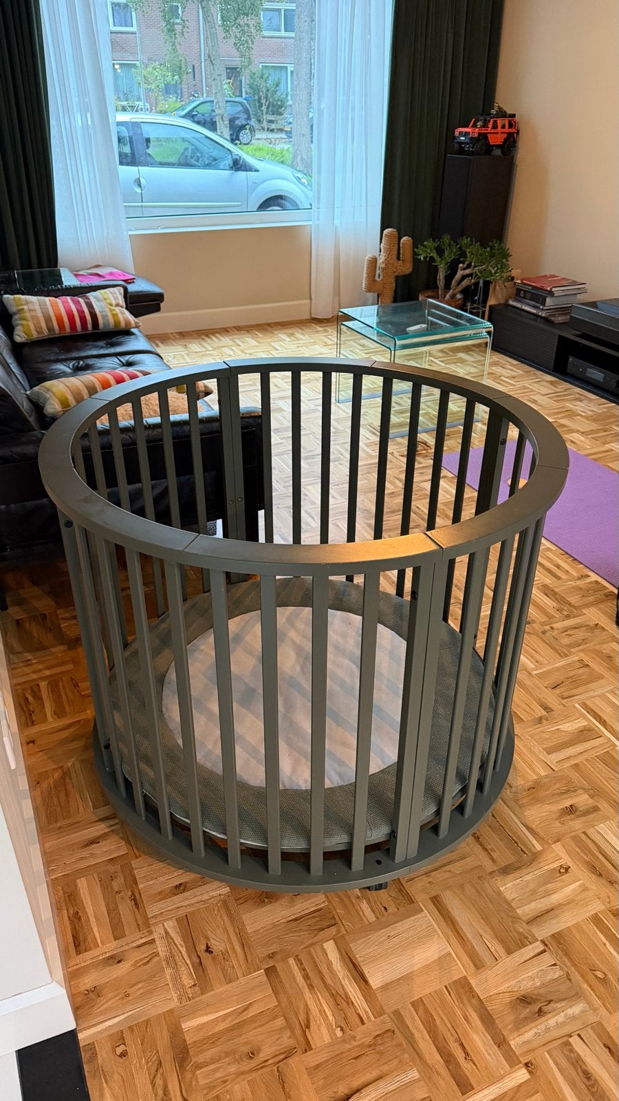 Ronde babybox - groen/grijs, inclusief boxkleed, Ophalen of Verzenden, Gebruikt, Rond, Boxkleed