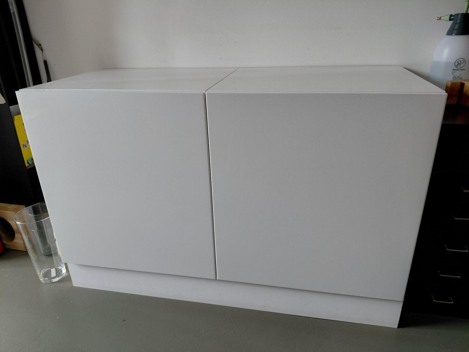 Vier witte Besta lage kasten Ikea hoogglans deuren, Ophalen, Strak wit, 50 tot 100 cm, 25 tot 50 cm