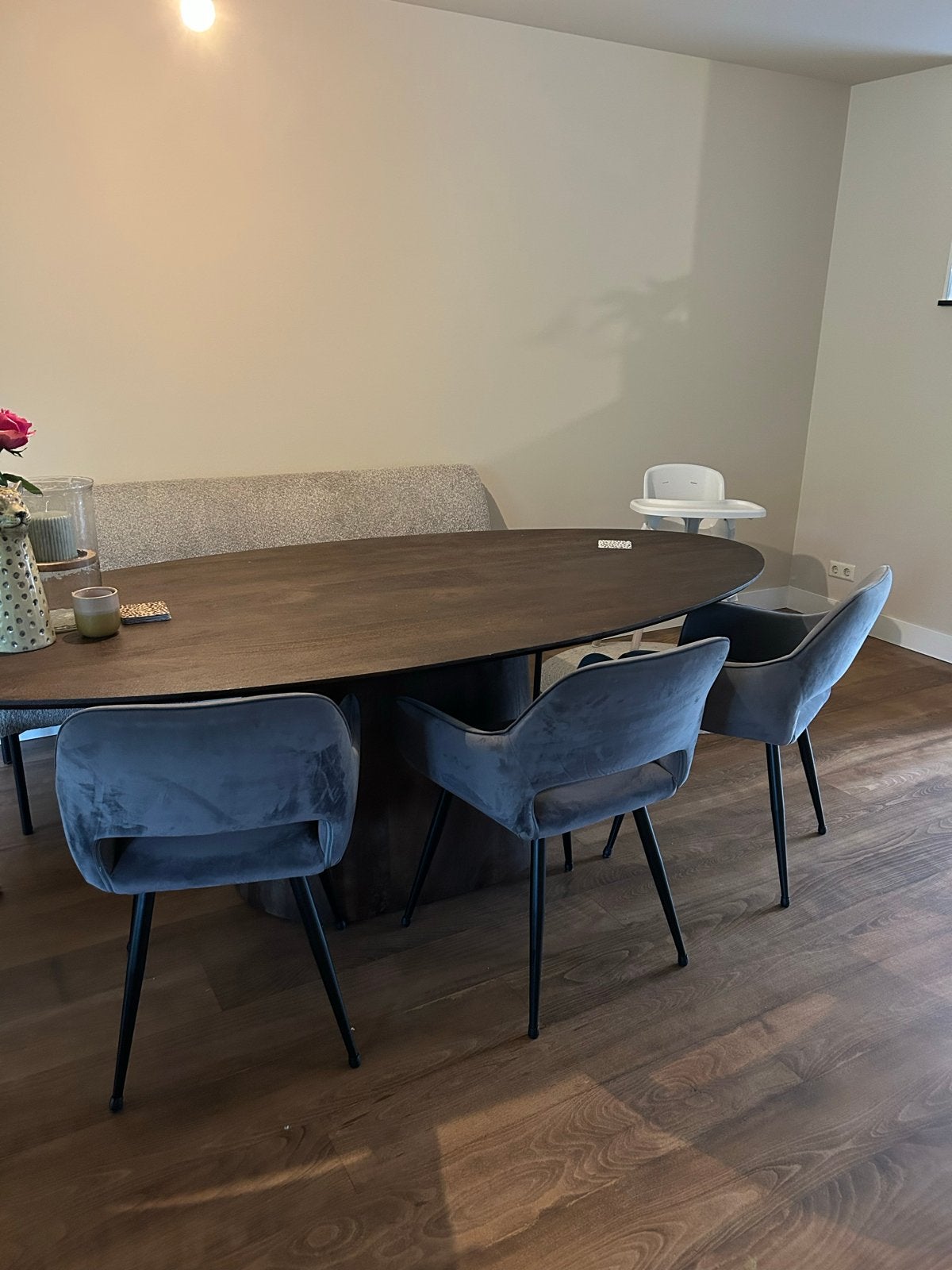 Set van 6 grijze fluwelen eetkamerstoelen, Huis en Inrichting, Stoelen, Gebruikt, Drie, Ophalen of Verzenden, Metaal