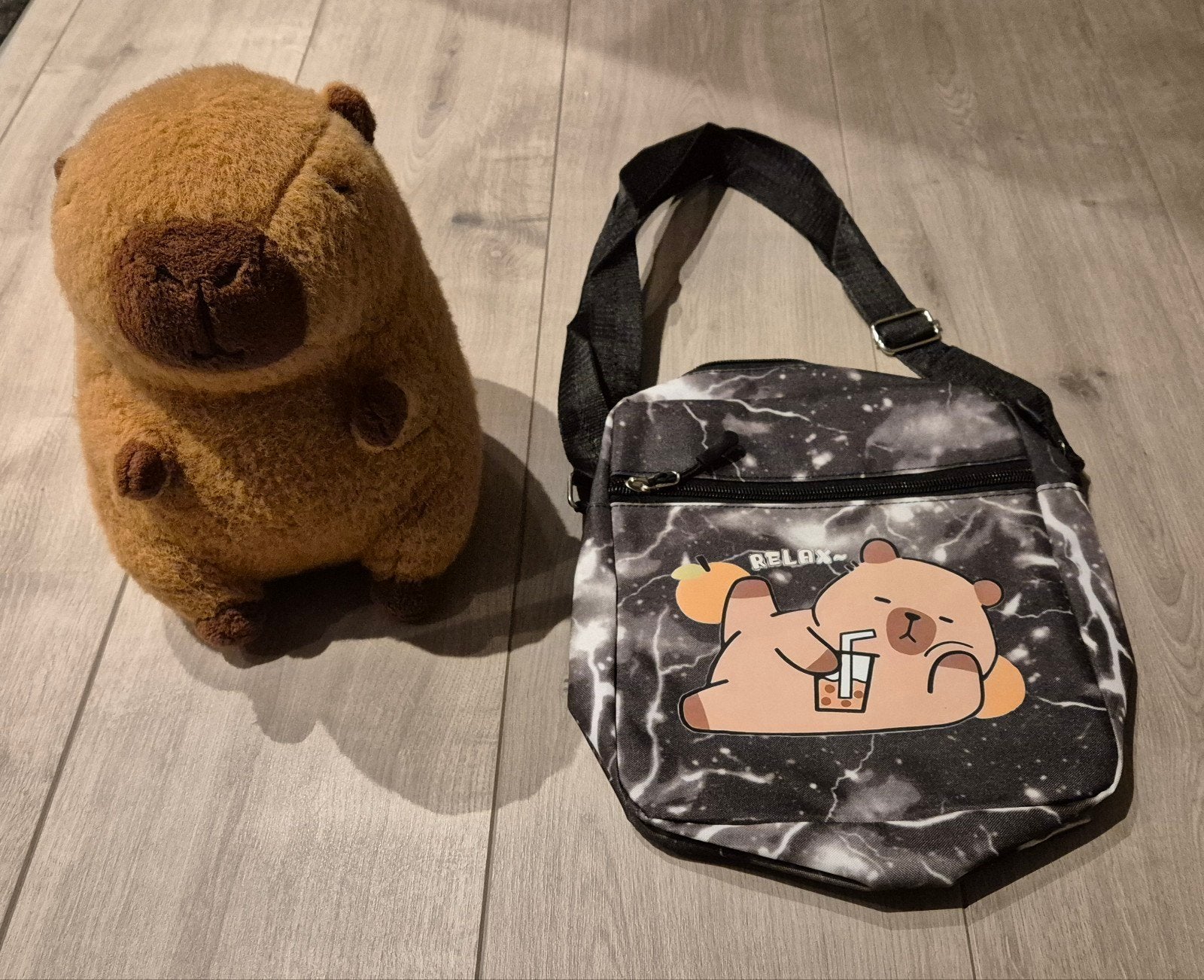 Capybara knuffel en heuptasje - Nieuw, Overige typen, Nieuw, Ophalen of Verzenden, Middelgroot (20 tot 80 cm)