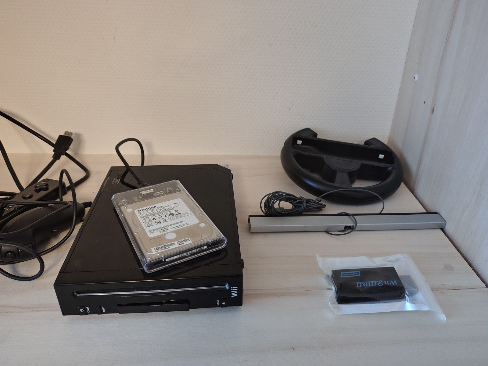 Wii console met accessoires en externe harde schijf, Ophalen of Verzenden, Gebruikt, Met 1 controller, Met stuurtje