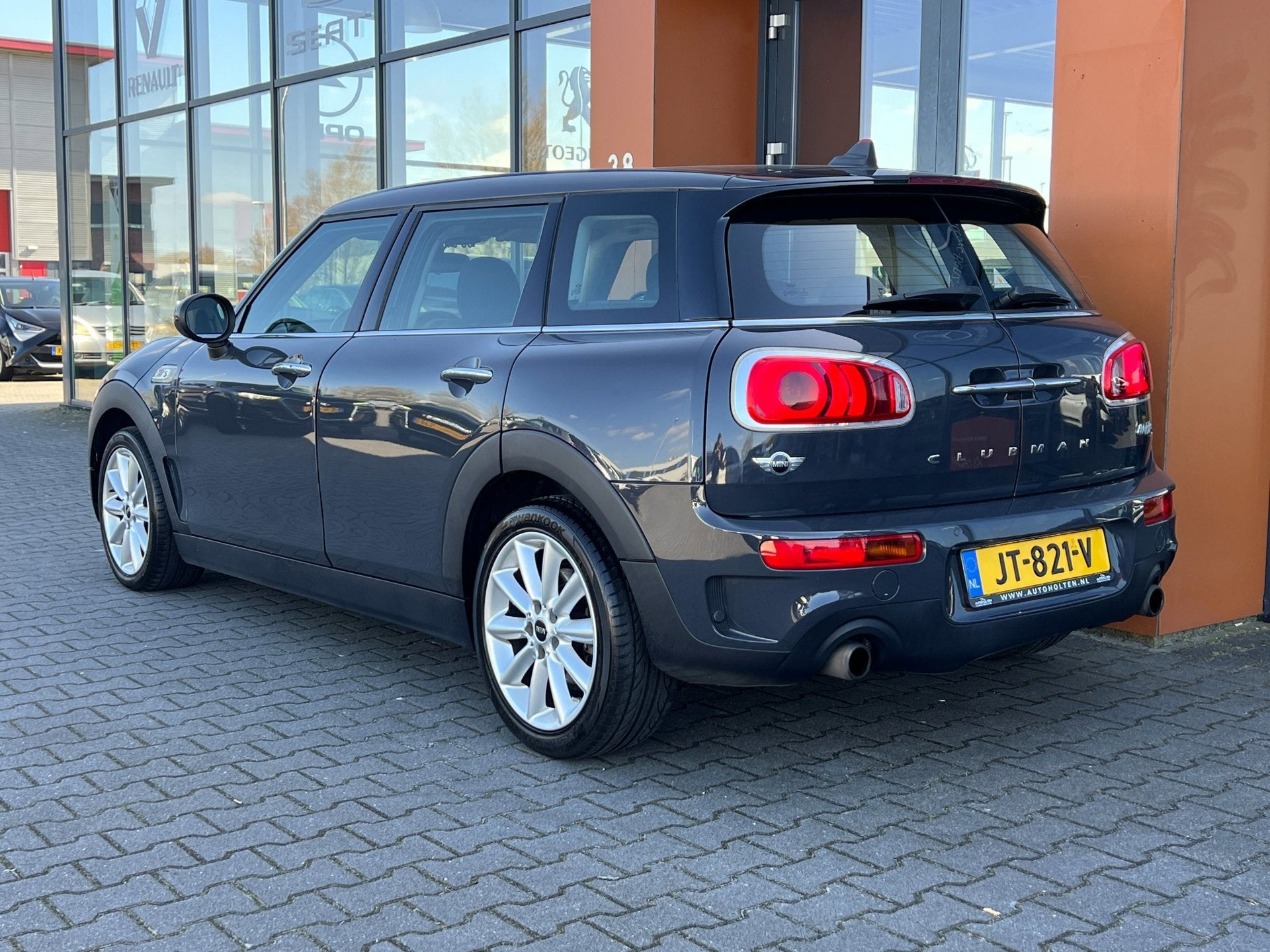 Mini Mini Clubman 2.0 Cooper S AUT.|LED|Cruise|Exportprijs, 1998 cc, Gebruikt, Automatische klimaatregeling, Zilver of Grijs