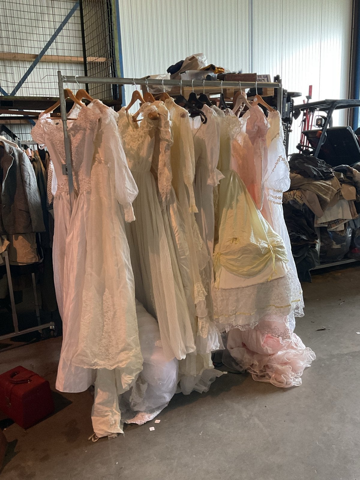 Zakken met vintage trouwjurken en partydresses 80 er jaren, Ophalen, Gedragen, Overige kleuren, Trouwjurk