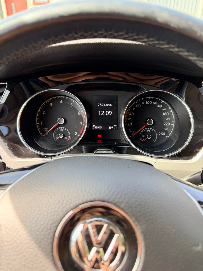 Volkswagen Touran 1.4 TSI 110KW/150PK 7-DSG 2015 Grijs, Auto's, 4 cilinders, 19 km/l, Particulier, 149 pk