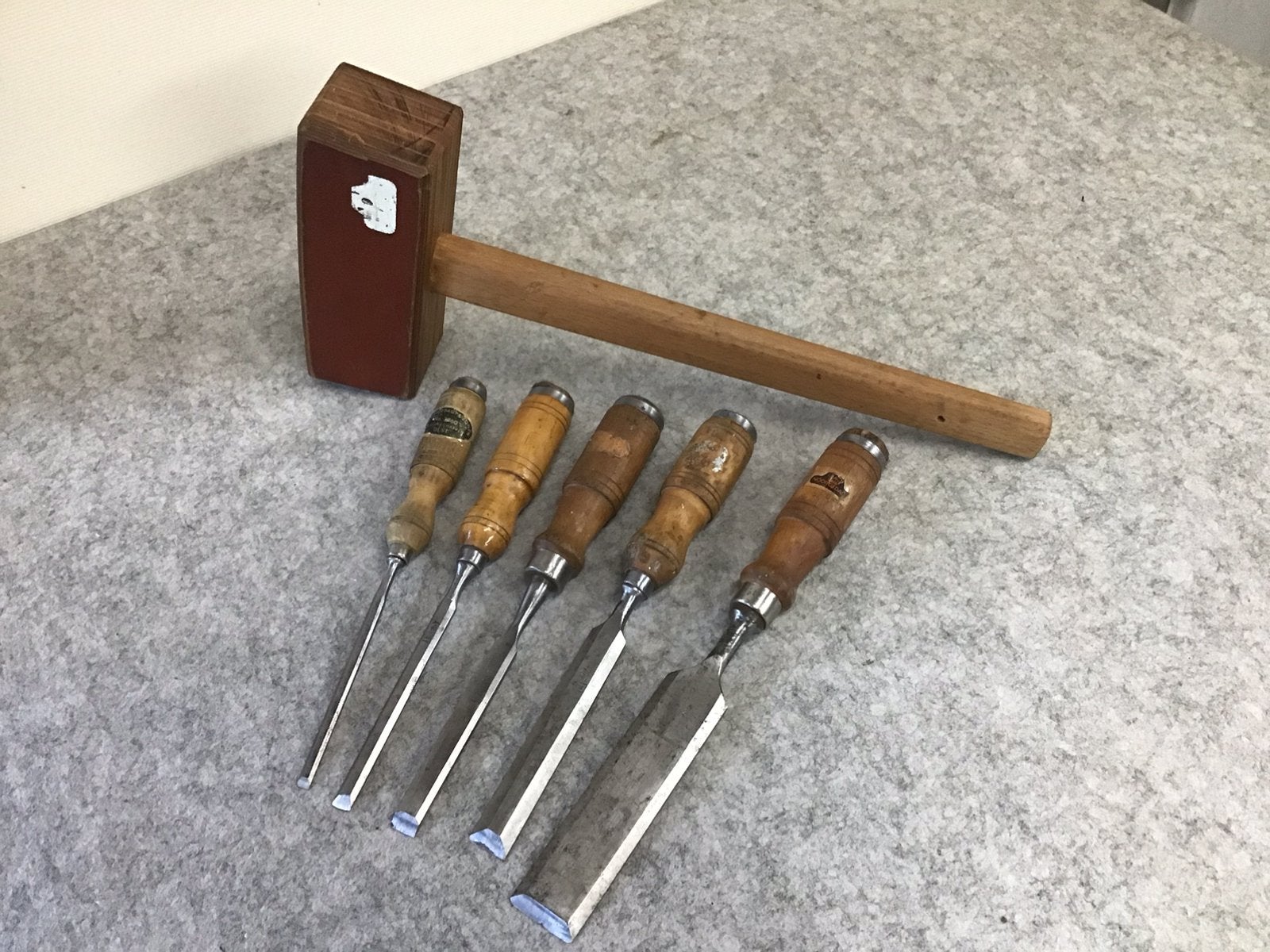 NOOITGEDAGT  Houtbeitels  met  Houten klopper, Ophalen of Verzenden, Gebruikt, Beitel, Nooitgedacht