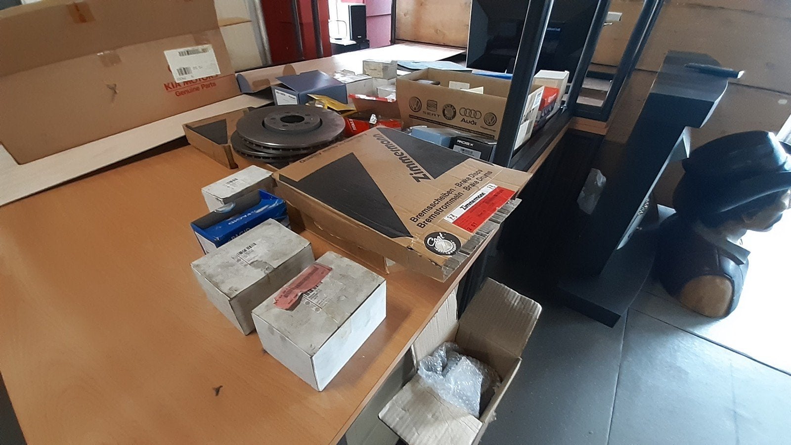 Partij remblokken en remschijven voor €400,-, Ophalen, T.Smit Outlet Store, Info@tommysmit.nl, 7008AR