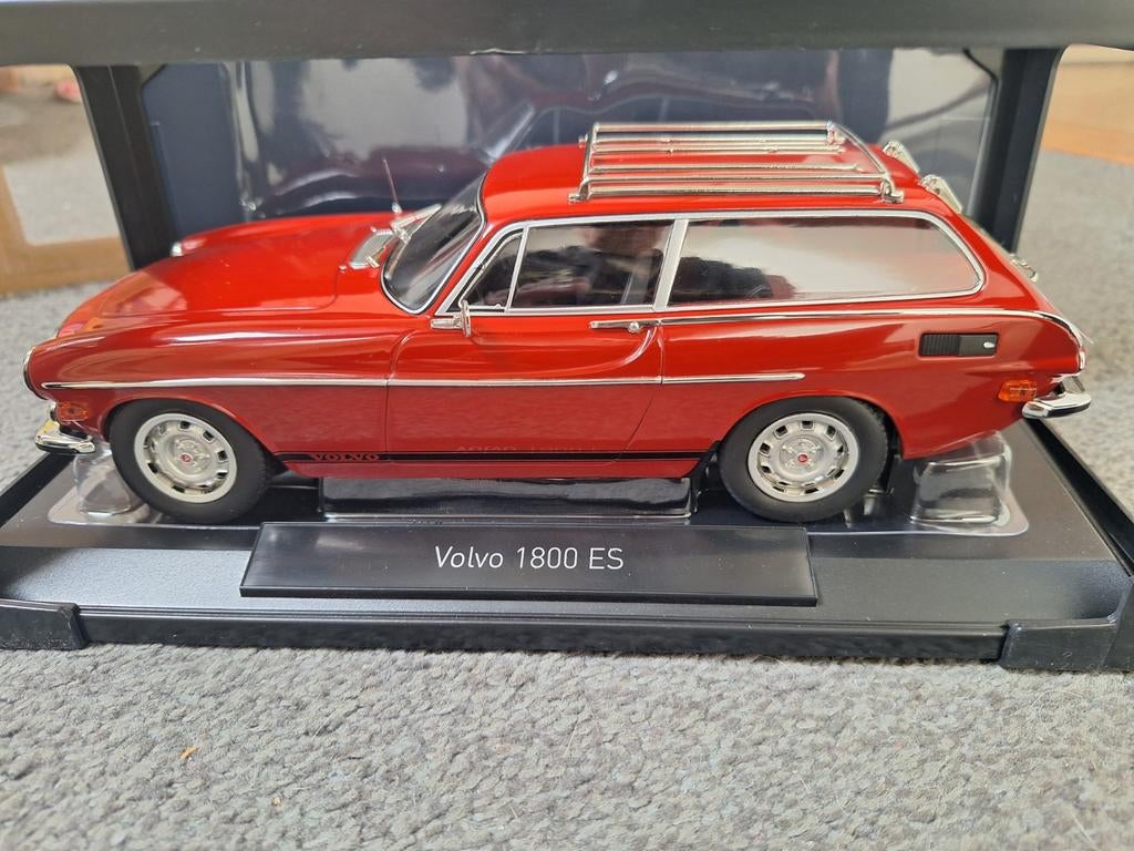 Volvo p1800 1/18, Hobby en Vrije tijd, Modelauto's | 1:18, Ophalen of Verzenden, Zo goed als nieuw, Overige merken