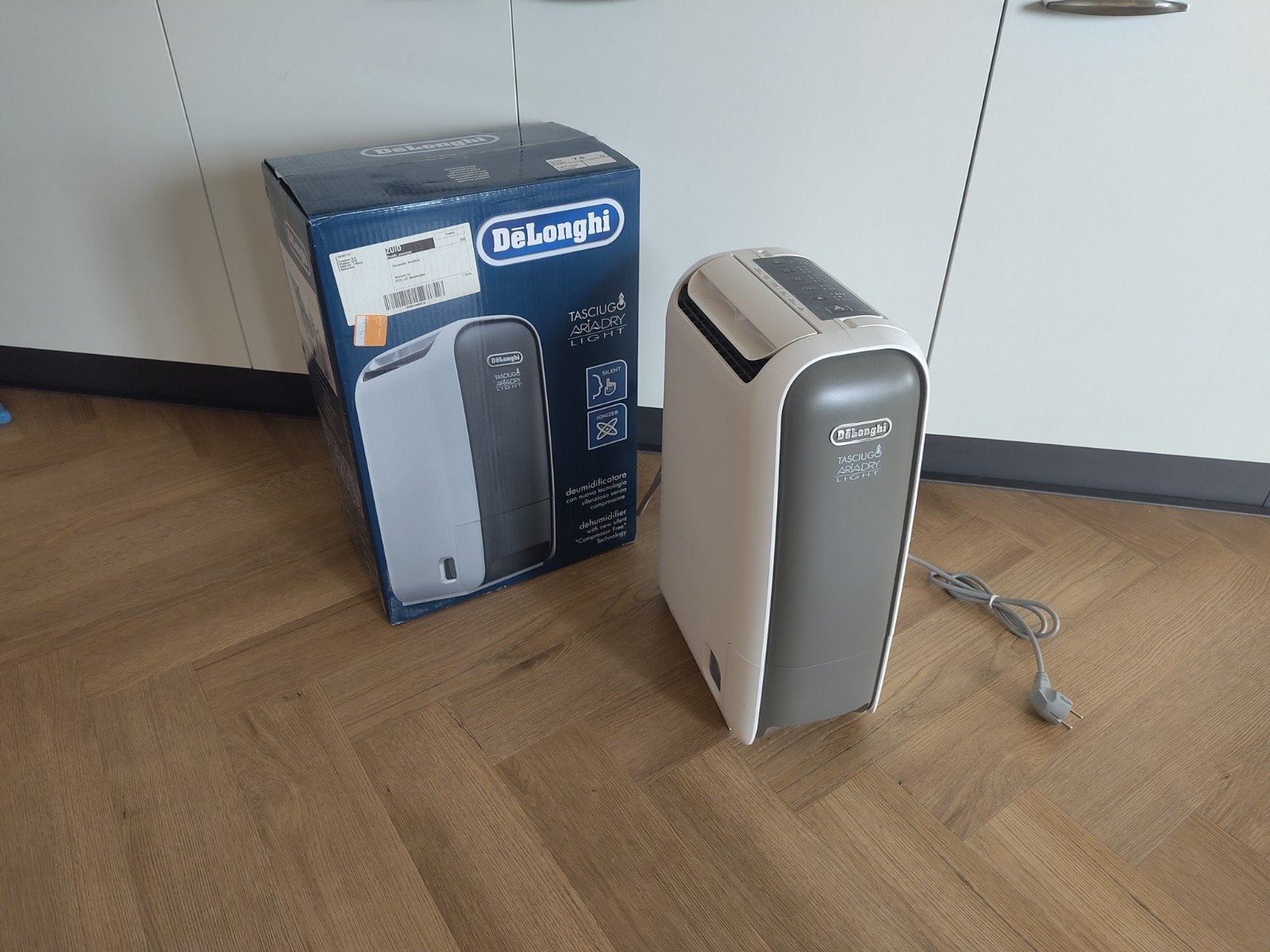Luchtontvochtiger DeLonghi, Ophalen of Verzenden, Zo goed als nieuw, Luchtontvochter