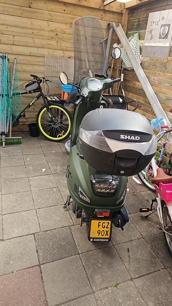 Santini Scooter Mat Groen - Inclusief Topkoffer, Overige merken, Ophalen of Verzenden, Zo goed als nieuw, Benzine