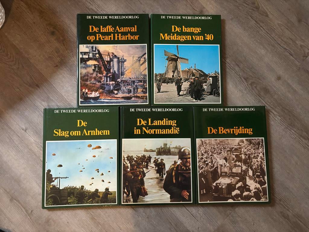 De Tweede Wereldoorlog boekenreeks (5 delen), Ophalen, Zo goed als nieuw