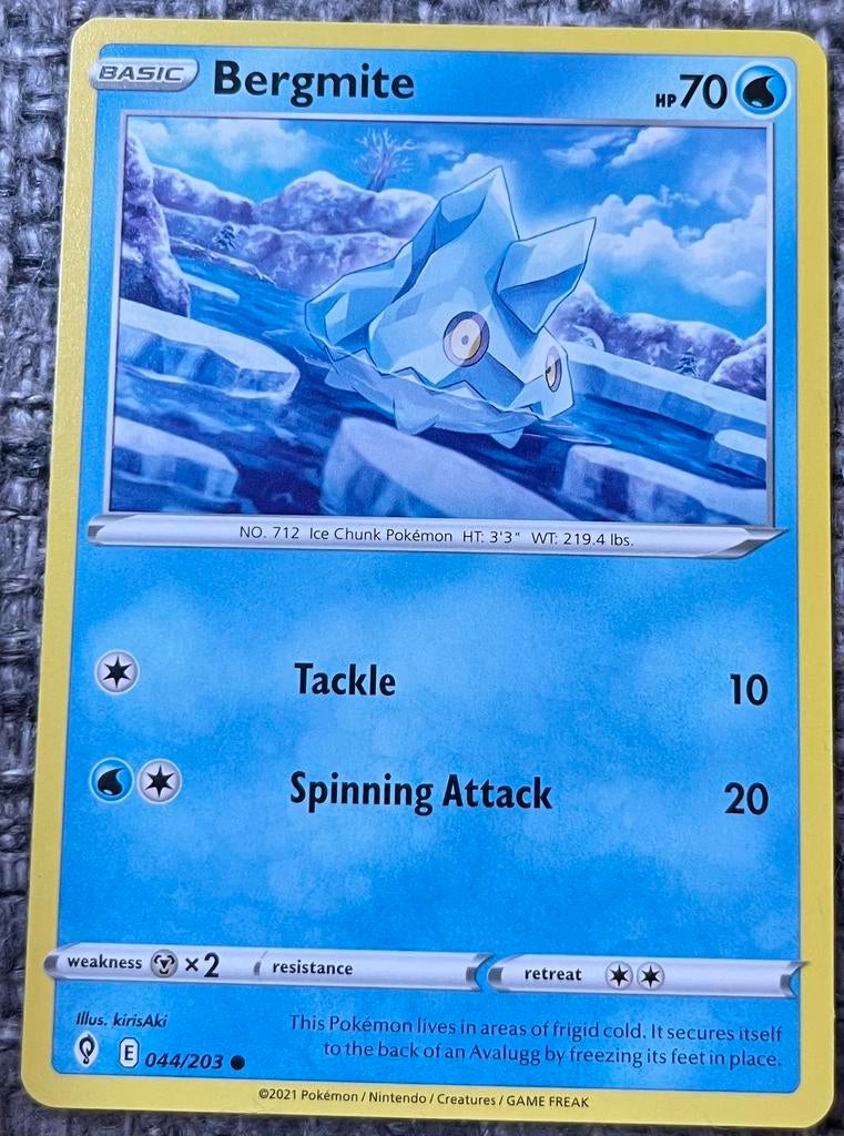 Pokémonkaart van Bergmite (712) • Evolving Skies (044/203), Verzenden, Nieuw, Losse kaart