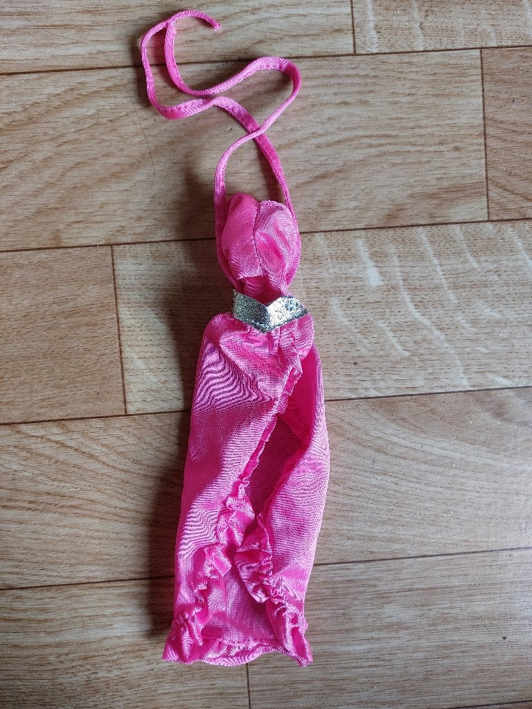 Barbie Twirly Curls 1982 Roze outfit + schoenen, Ophalen of Verzenden, Gebruikt, Kleertjes