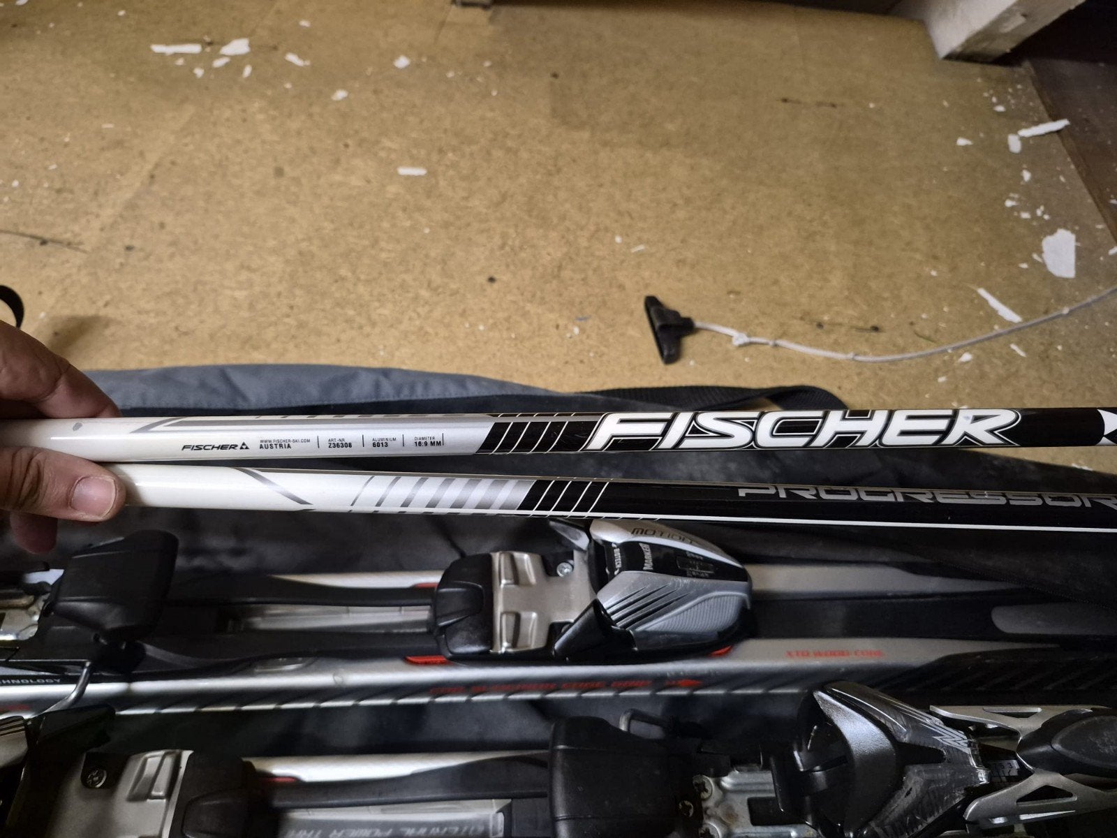 Ski's + schoenen + stokken + helm + bril, 160 tot 180 cm, Gebruikt, Ski's, Ophalen