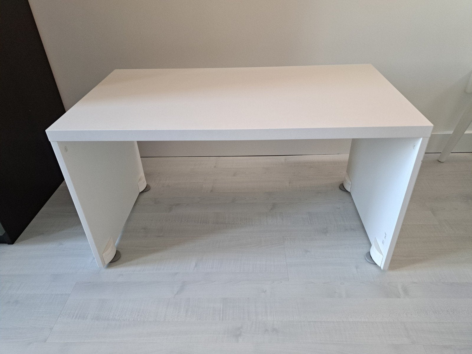 Te koop: ikea bureau/tafel, Kinderen en Baby's, Kinderkamer | Tafels en Stoelen, Ophalen, Gebruikt, Tafel(s)
