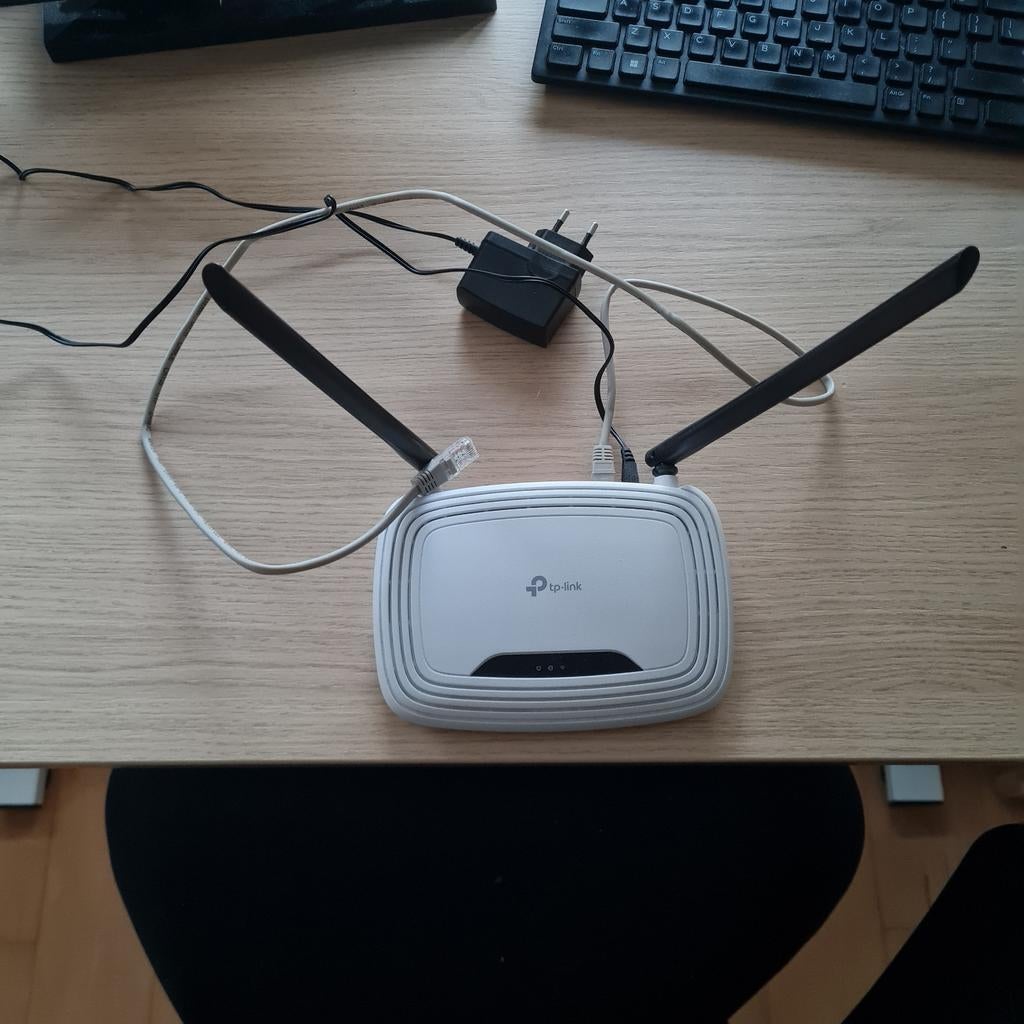TP-Link TL-WR841N Wifi Router - Zo goed als nieuw, Computers en Software, Routers en Modems, Ophalen of Verzenden, Zo goed als nieuw