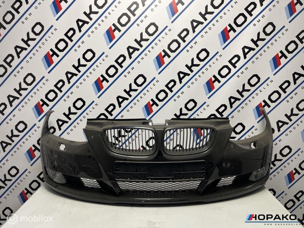 Voorbumper BMW 3 serie E92 E93 | Schwarz II / Jetblack, Gebruikt, Einsteinlaan 5, Rijswijk, Voor, Ophalen of Verzenden
