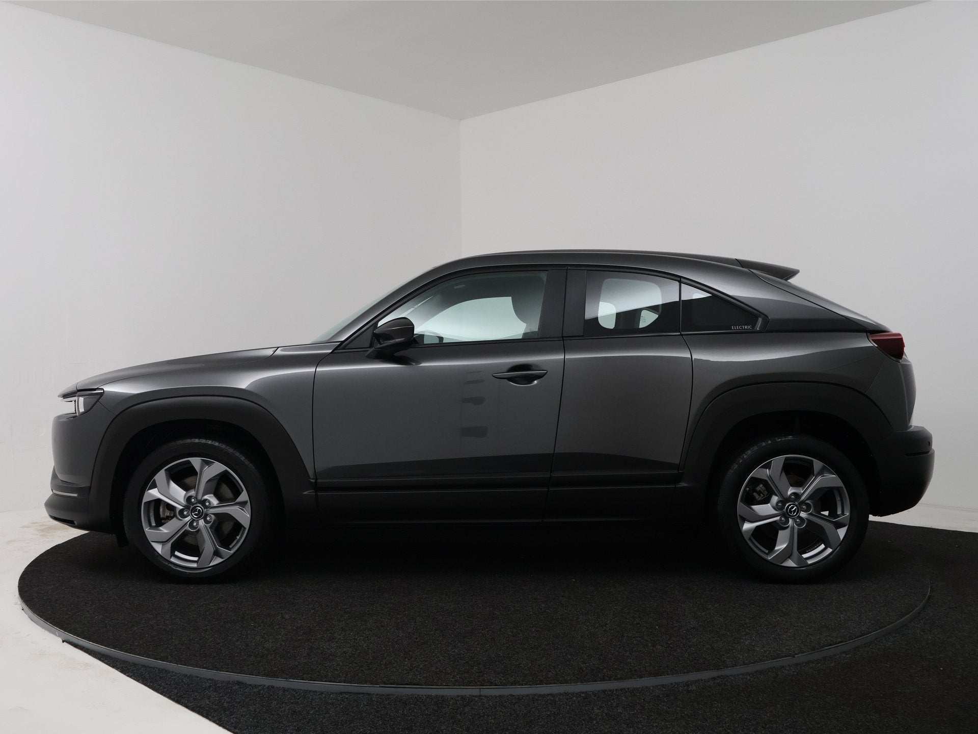 Mazda MX-30 e-SkyActiv 145 Comfort 36 kWh | Stuur-/Stoelverw, Auto's, Gebruikt, Leder en Stof, Origineel Nederlands, Grijs