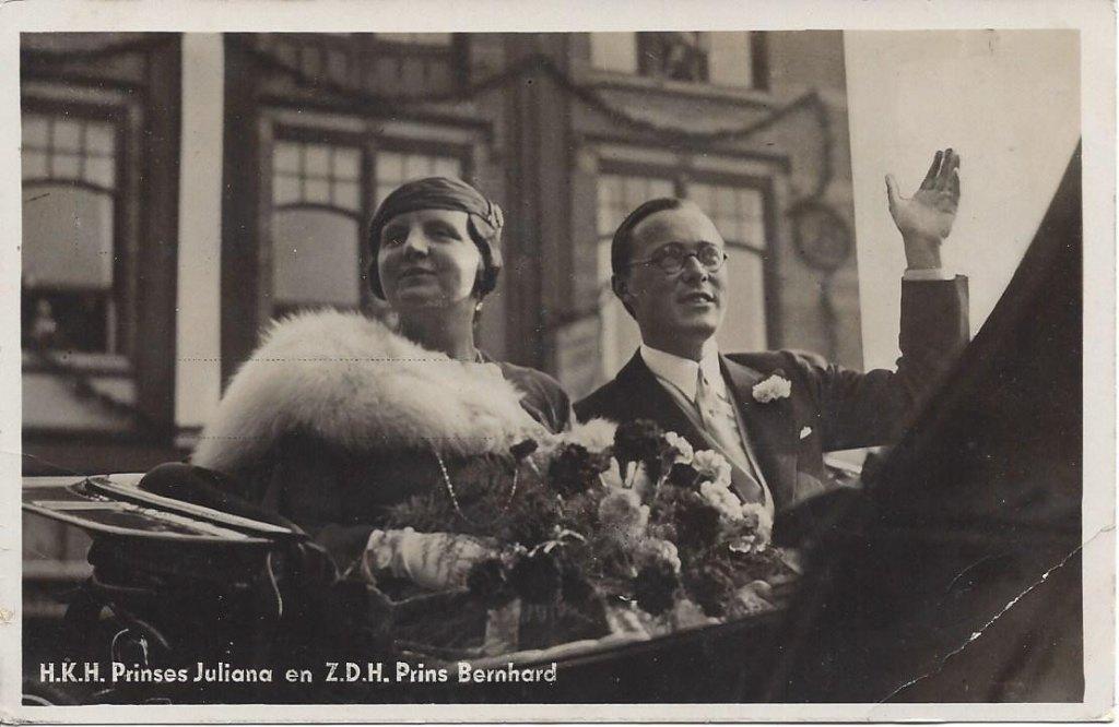 Apeldoorn, rijtoer Prinses Juliana en Prins Bernhard, 1936, Ophalen of Verzenden, Zo goed als nieuw, Nederland, Kaart, Foto of Prent