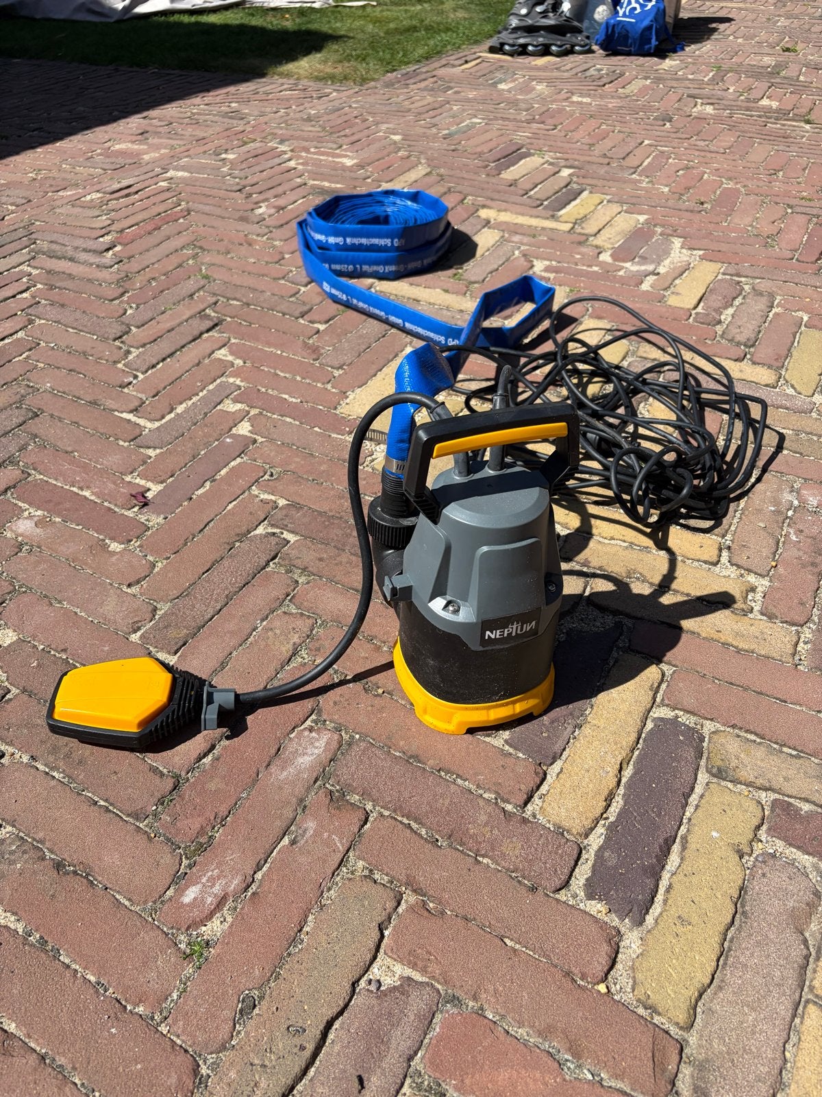 Neptun dompelpomp met 10m slang, Ophalen of Verzenden