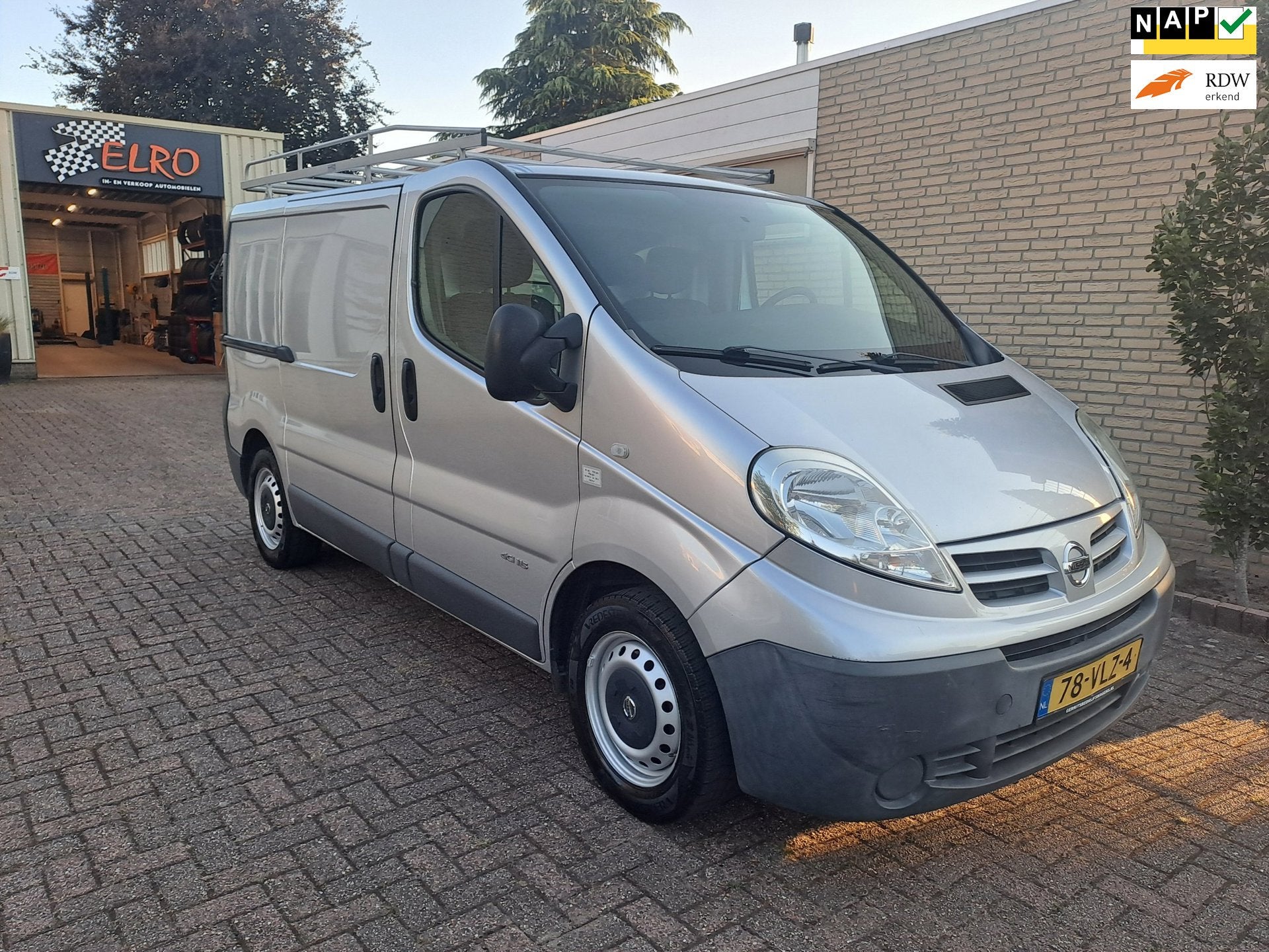Nissan Primastar 115.29 2.0 dCi L1 H1, Auto's, Bestelauto's, Stof, Zwart, 4 cilinders, 2000 kg