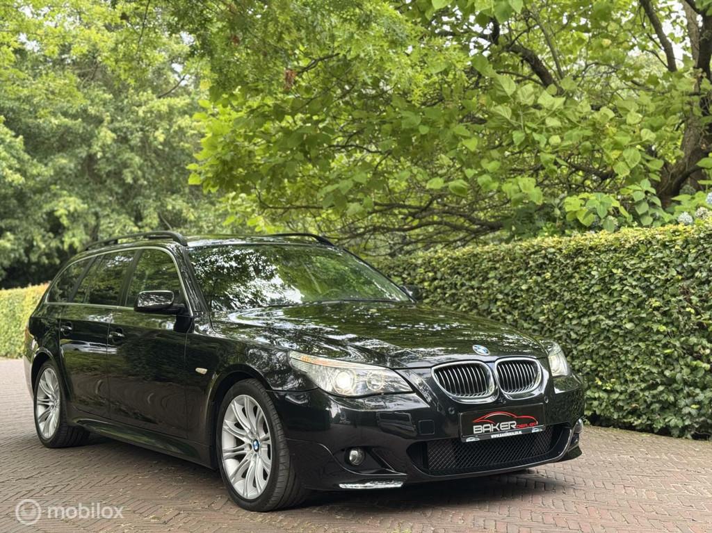 BMW 5-serie Touring 525i Executive - Leder - Panoramadak -, Automaat, Achterwielaandrijving, Gebruikt, 2000 kg
