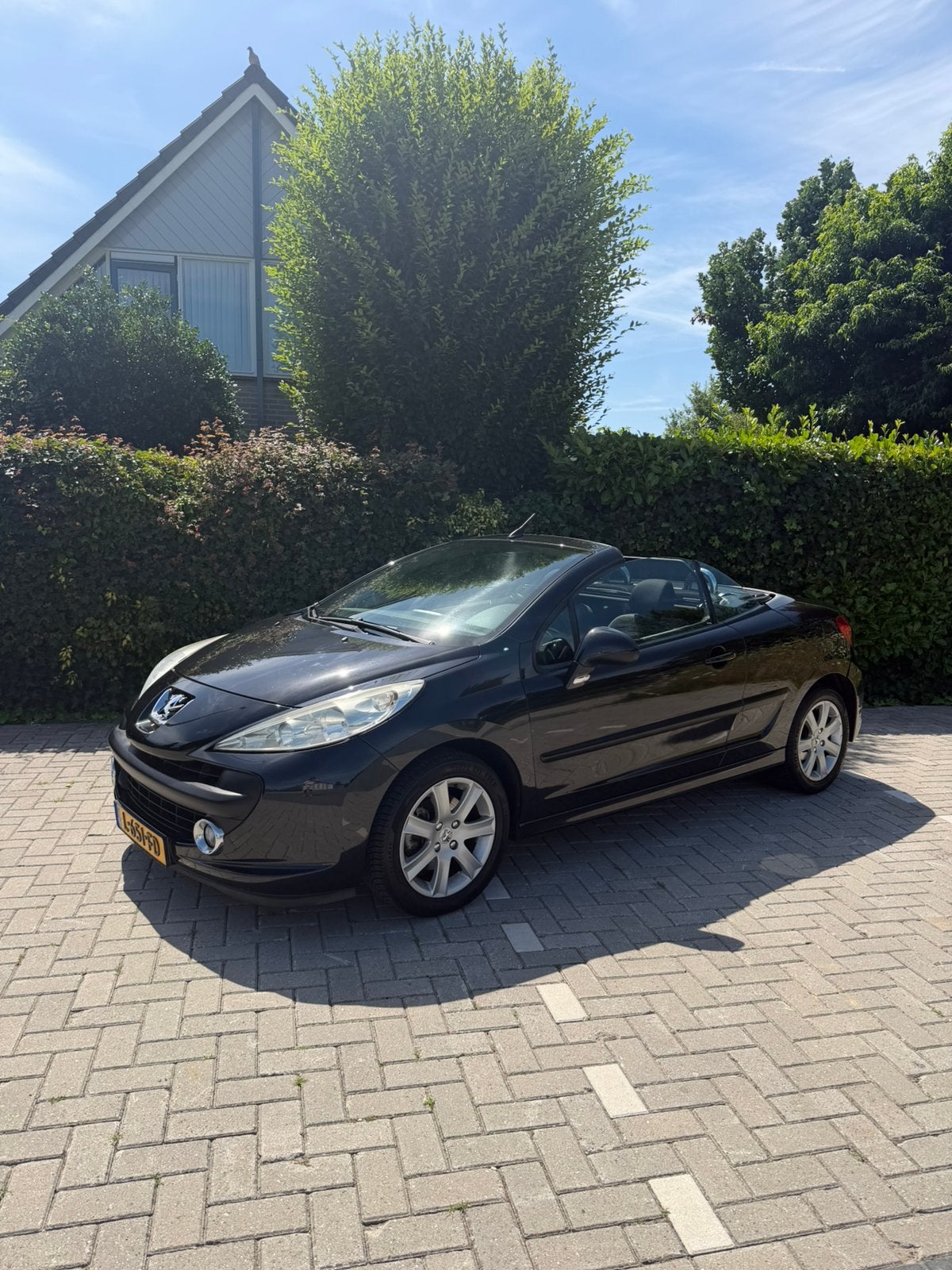 Peugeot 207cc 1.6 Airco Nette Auto!, Auto's, Peugeot, Voorwielaandrijving, Zwart, 4 cilinders, Cabriolet