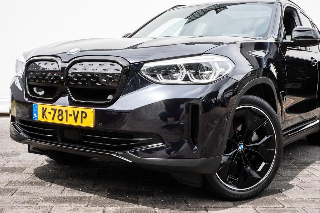 BMW iX3 High Executive 80 kWh SOH 96% Panoramadak/ Head up/, Automaat, Achterwielaandrijving, Gebruikt, Zwart